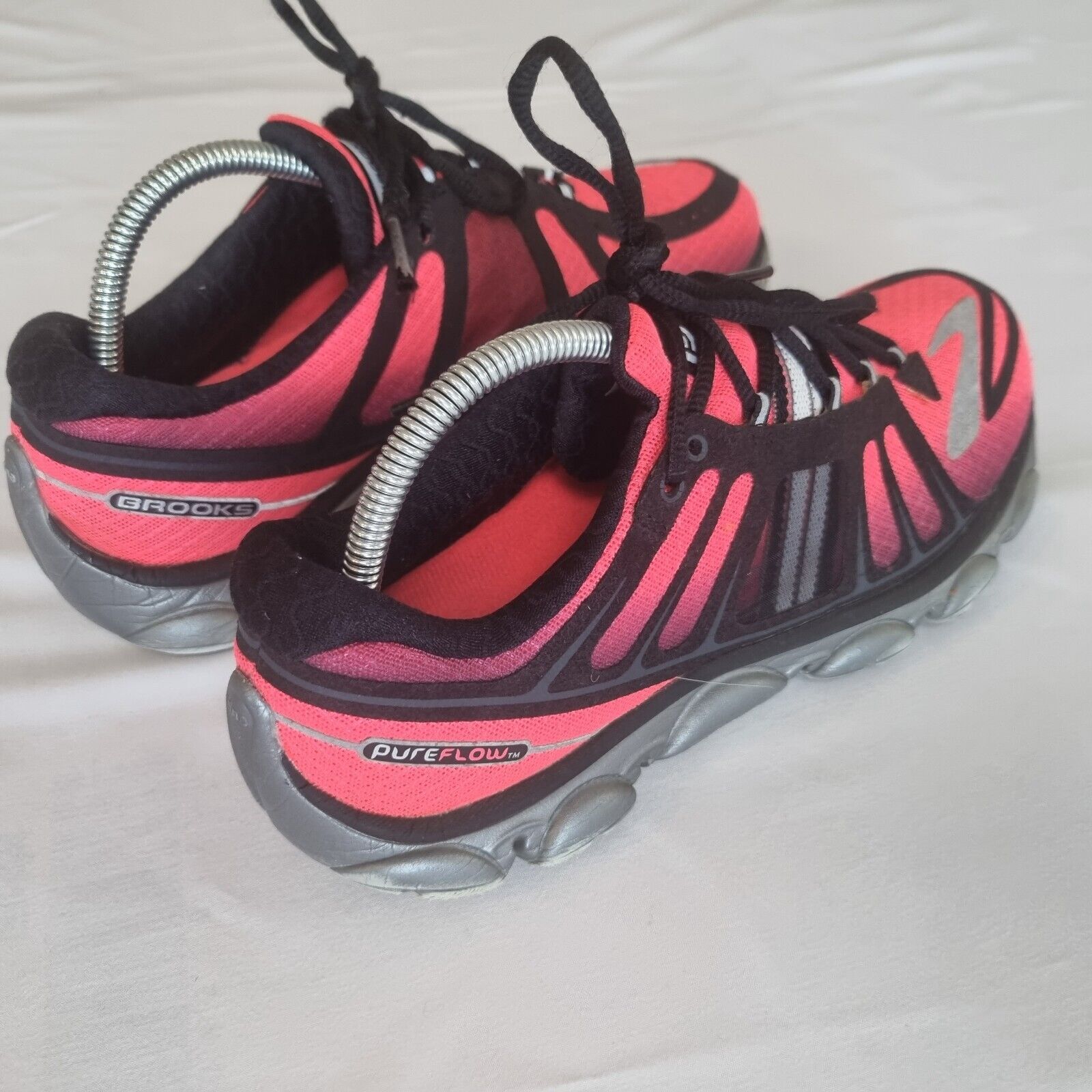 Brooks Womens  Pure Flow 2 Athletic Lightweight Running Shoes Pink - Bonnie Lassio