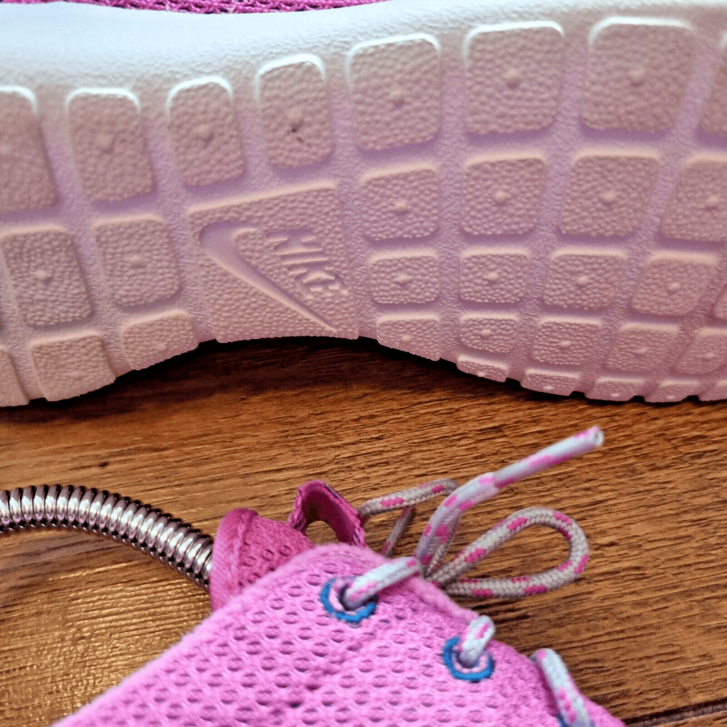 Nike Trainers Roshe One Pink Blast Knitted Lace Up White Soles - Bonnie Lassio