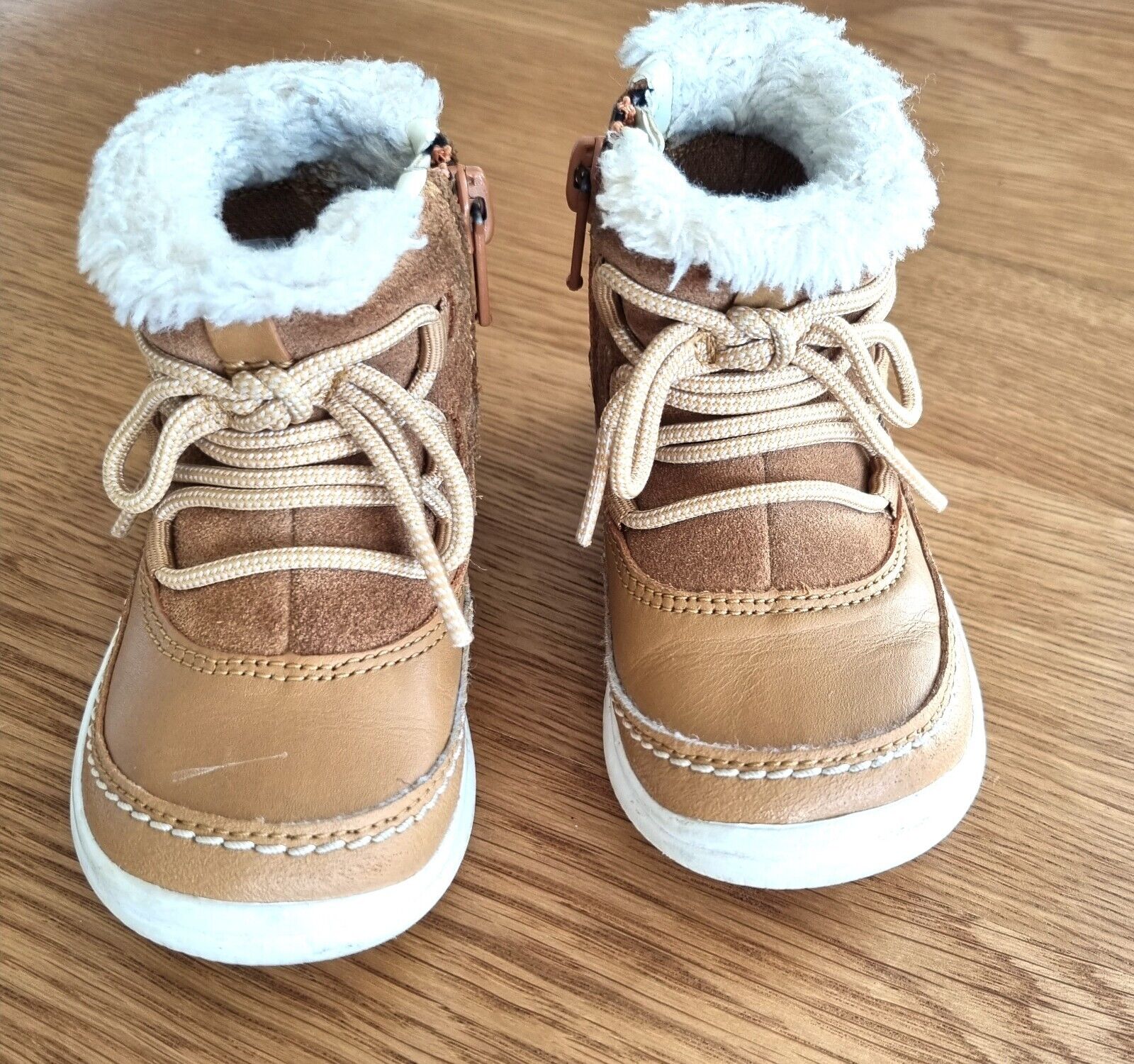 Clarks Tan Brown Toddler Fur Boots Zipped  White Padded Sole Unisex - Bonnie Lassio
